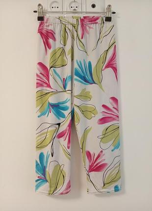 Бриджи в цветочек велосипедки лосины укороченные.