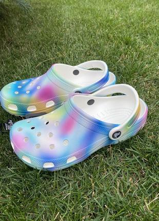Кроксы крокси Slide right into luxurious comfort of the synthetic Crocs™ Kids Crocband™ Shark Strap Flip