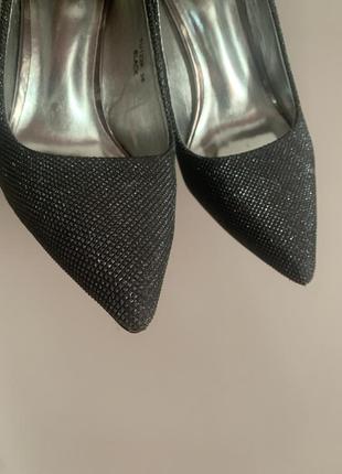 Неймовірні туфлі жіночі 38 розмір абсолютно нові6 фото