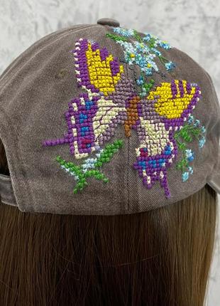 Вышитая вручную женская кепка бейсболка кофейного цвета2 фото