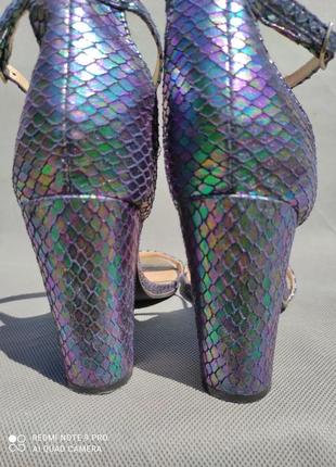 Босоножки-павлины с металлическими носочками размер uk 75 фото