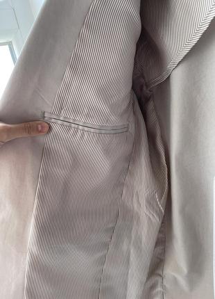 Пиджак молочно-серый, жакет светлый, ткань плотная, держит форму4 фото
