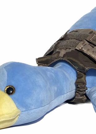 Мягкая игрушка гусь в бронежилеті