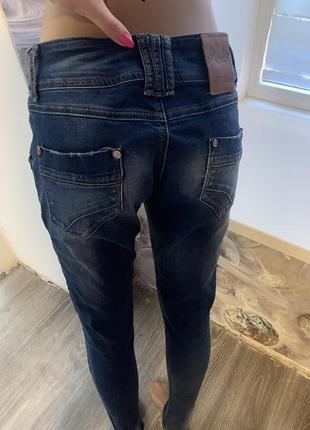 Стильные джинсы бойфренды4 фото