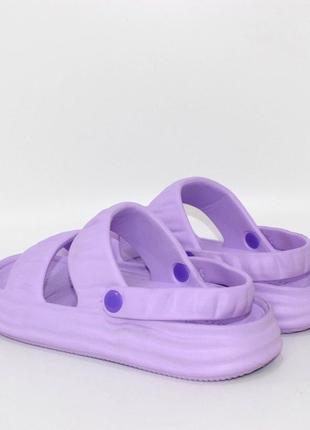 Стильные женские босоножки из пены цвета лаванда/обувь на лето6 фото