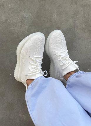 Жіночі та чоловічі білі кросівки adidas yeezy boost 350 white [36-45]2 фото