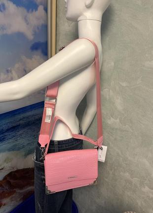 Bershka ніжно-рожева сумка крос-боді, принт імітація крокодила6 фото