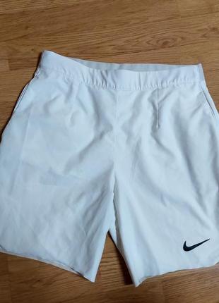 Белоснежные легкие шорты nike dri fit р xs-s