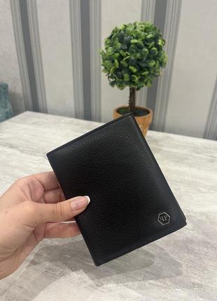 Чоловічий стильний шкіряний гаманець на магніті1 фото