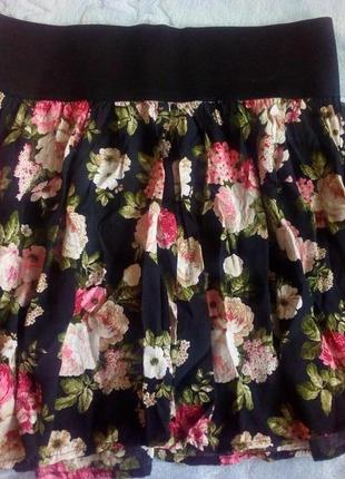 Юбка з квітковим принтом