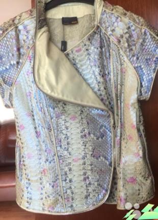 Жилет жилетка куртка оригинал fendi кожа кожаная питон1 фото