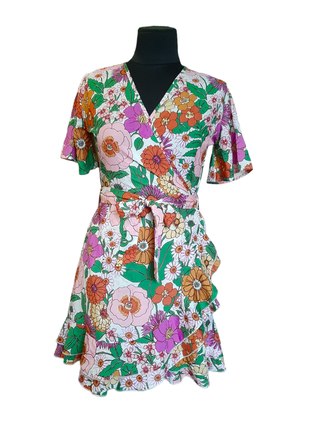 Легкое летнее платье на запах размер 38/м сарафан в цветочный принт1 фото