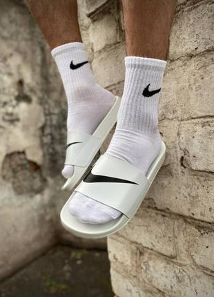 Чоловічі шльопанці nike white black logo5 фото