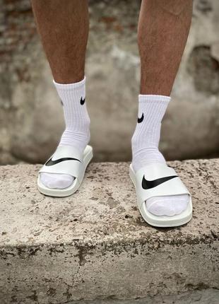 Мужские шлепанцы nike white black logo3 фото