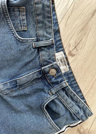 Класні джинсові шорти з лампасами2 фото