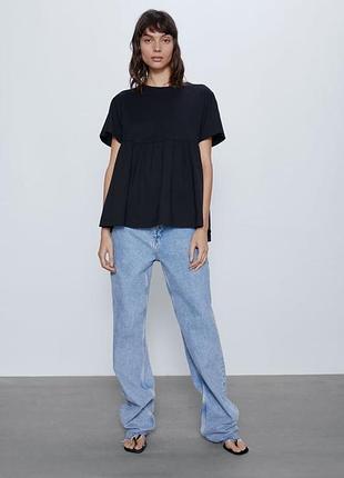 Чорна футболка з баскою zara