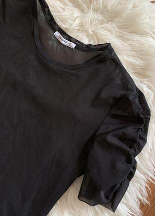 Черная футболка сетка с красивыми плечами2 фото
