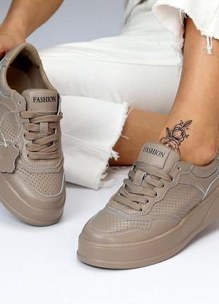 Натуральна шкіра повсякденні жіночі кросівки з перфорацією темний моко