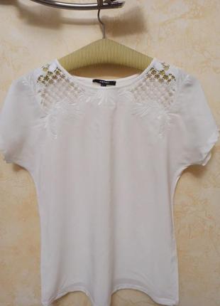 Красивая блузка блузочка с вышивкой