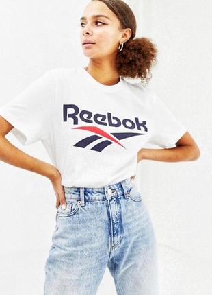 Женская футболка reebok classic размер s, xs
