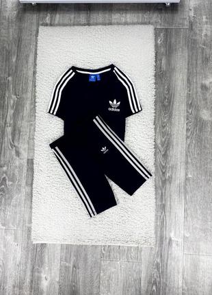 Спортивный костюм adidas