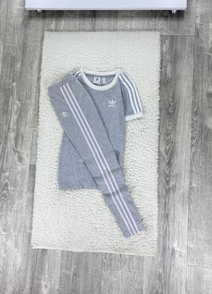 Спортивный костюм adidas