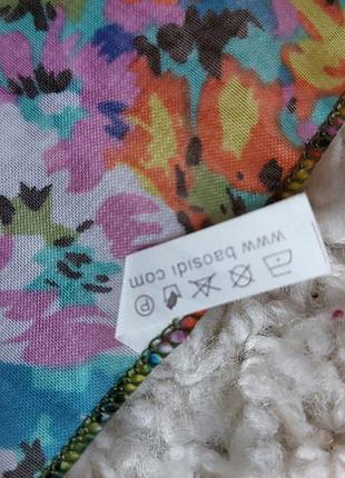 Яскрава хустка