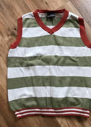 Жилет на мальчика 3-4 лет