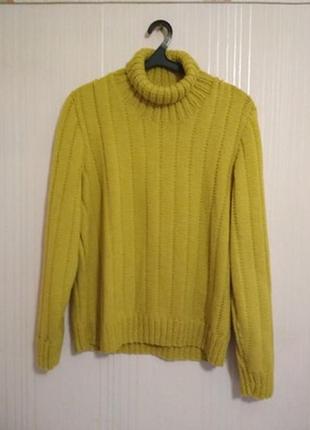 Стильный жёлтый свитер