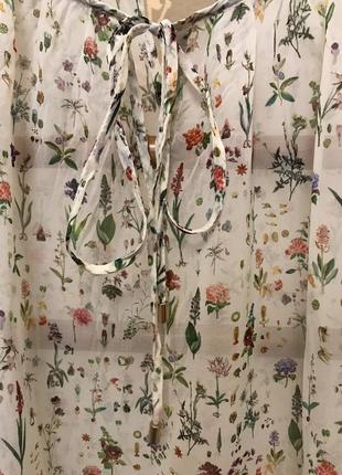 Величезний вибір красивих блуз і сорочок.