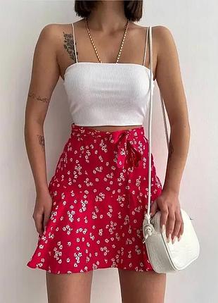 Легкий літній костюм із приємної тканини білий топ + червона спідниця
