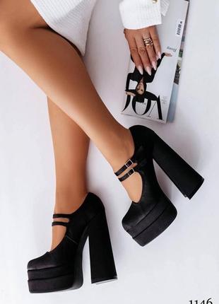 Эффектные женские черные туфли из атласа, на высоком каблуке