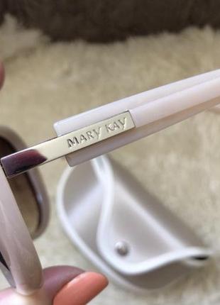 Новые бежевые очки в ретро стиле в футляре mary kay