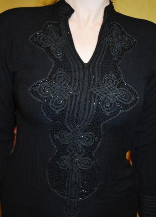 Чорне плаття з рукавом вишивкою бісером7 фото