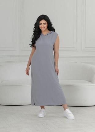 Платье свободного кроя с капюшоном