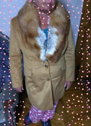 Нарядное утеплённое пальто с натуральной лисой на размер 48-503 фото