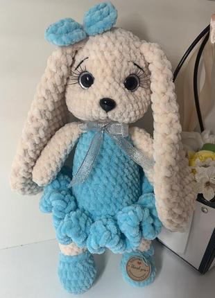 Вязаная плюшевая зайка амигуруми