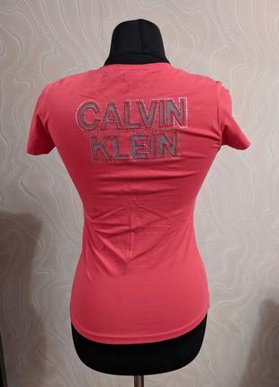 Яркая футболка calvin klein2 фото