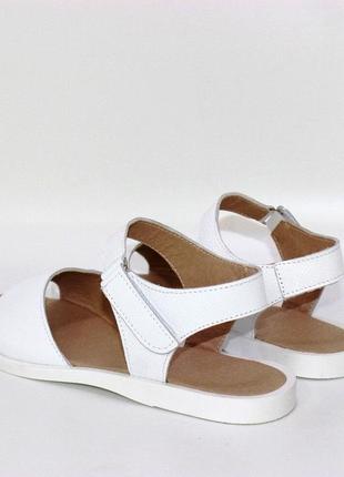 Стильные женские кожаные босоножки на липучках бело цвета/обувь на лето6 фото