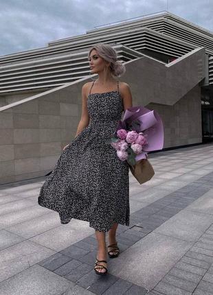 Платье с завязками на спинке