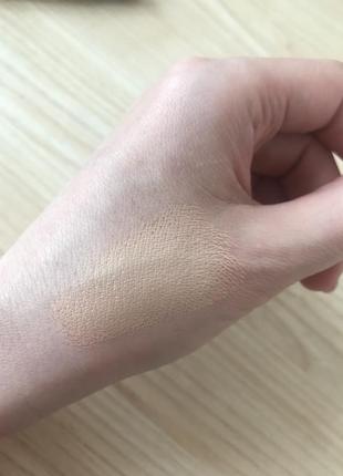 Консилер radiant professional illuminator concealer греция6 фото