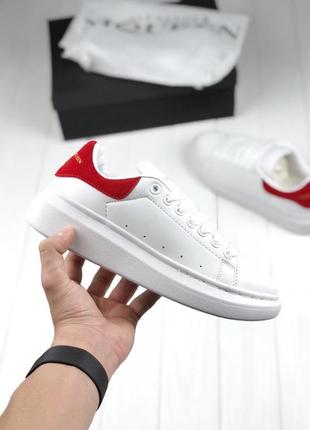 Шикарні жіночі кросівки mcqueen red / white (весна/літо/осінь)