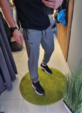 Логокие серые спортивные штаны nike спортивное брюки на манжете на манжете летние серые спортивные штаны nike