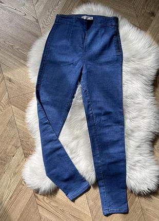 Джинси скіні
