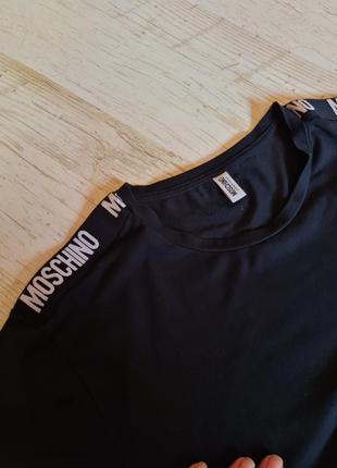 Стильная черная футболка moschino7 фото