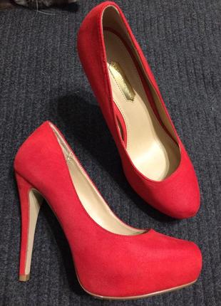 Dorothy perkins замшеві туфлі червоні 24 см