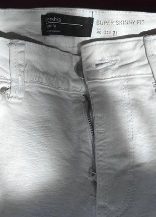 Белые скинни джинсы premium bershka супер2 фото