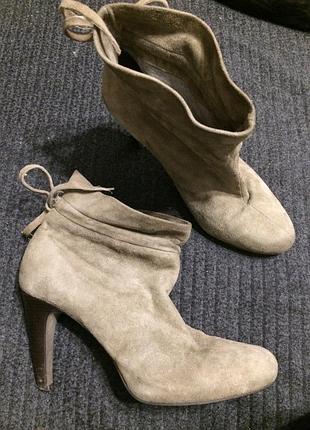 Zara ботинки ботильоны замшевые 23 см