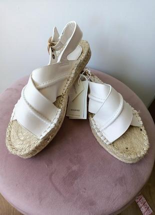 Босоніжки reserved