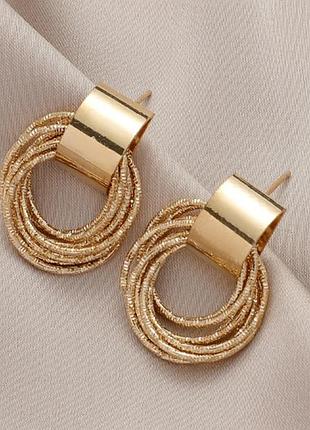 Стильные серьги плетеные